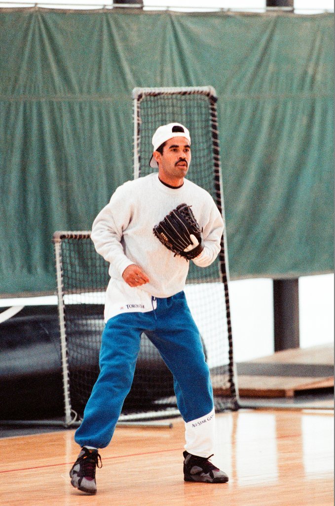 Bo Jackson working out at IIT - Chicago Sun-Times