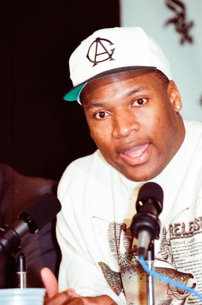 Bo Jackson working out at IIT - Chicago Sun-Times