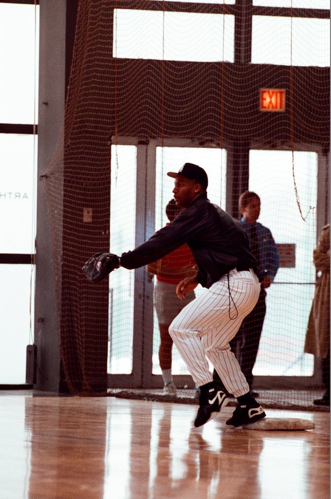 Bo Jackson working out at IIT - Chicago Sun-Times