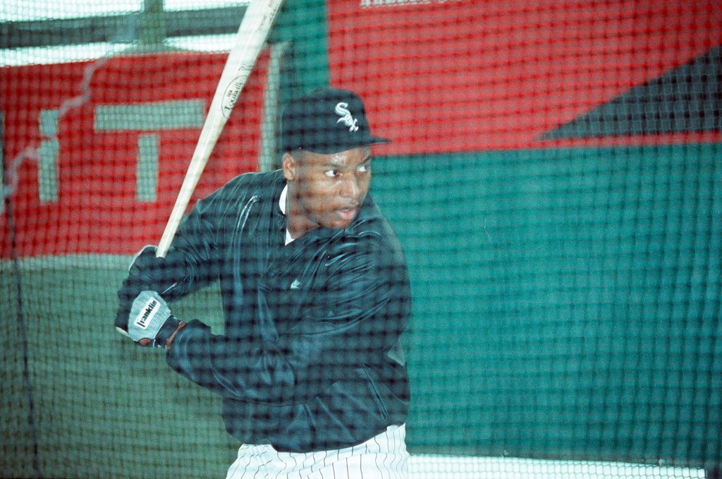 Bo Jackson working out at IIT - Chicago Sun-Times