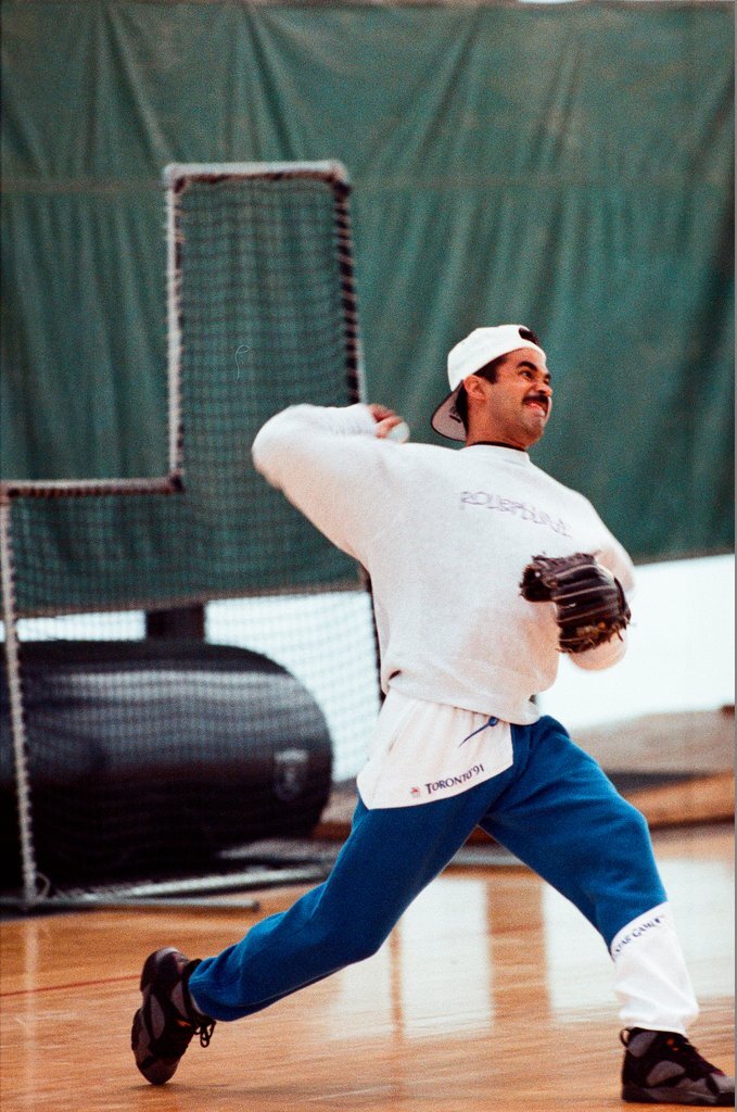 Bo Jackson working out at IIT - Chicago Sun-Times
