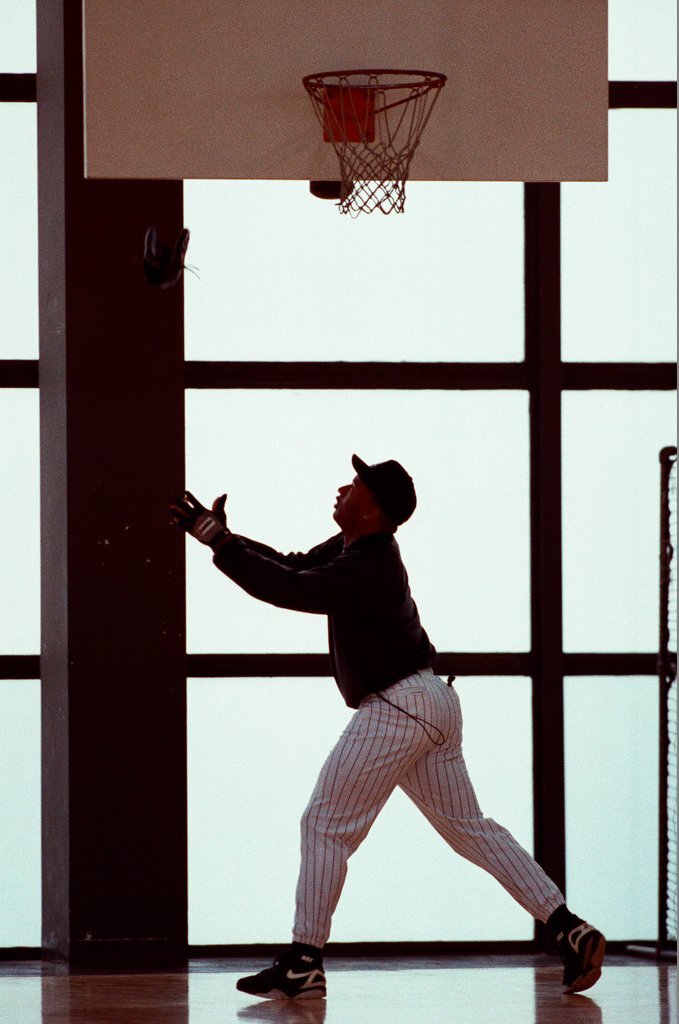 Bo Jackson working out at IIT - Chicago Sun-Times