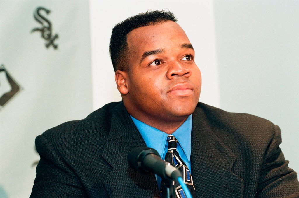 Frank Thomas at a press conference - Chicago Sun-Times