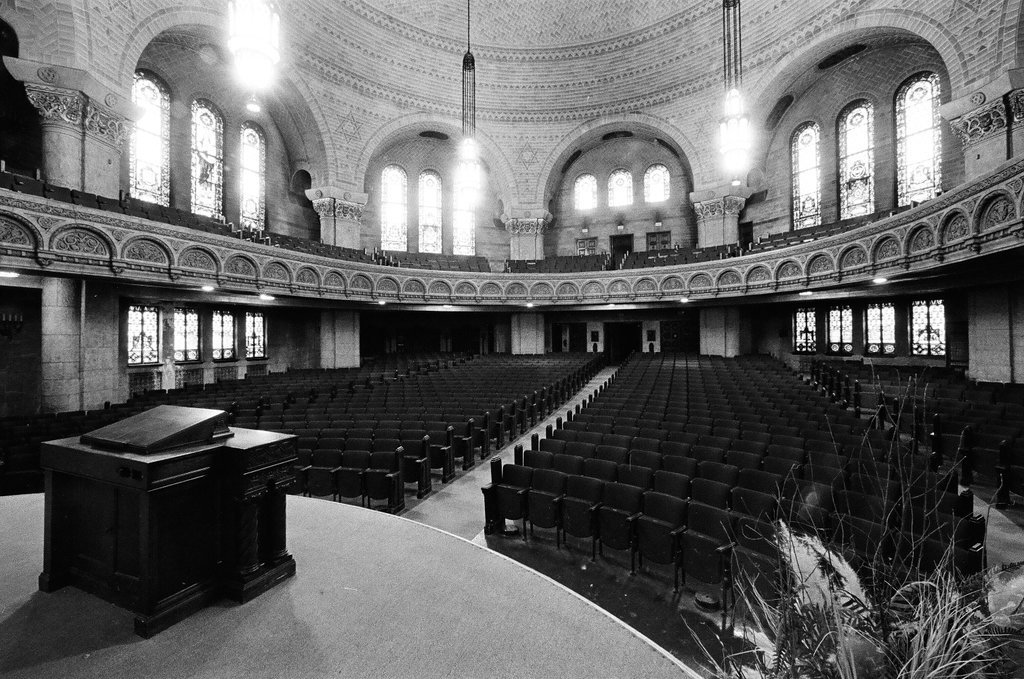 Interior and exterior of Temple KAM Isaiah Israel - Chicago Sun-Times