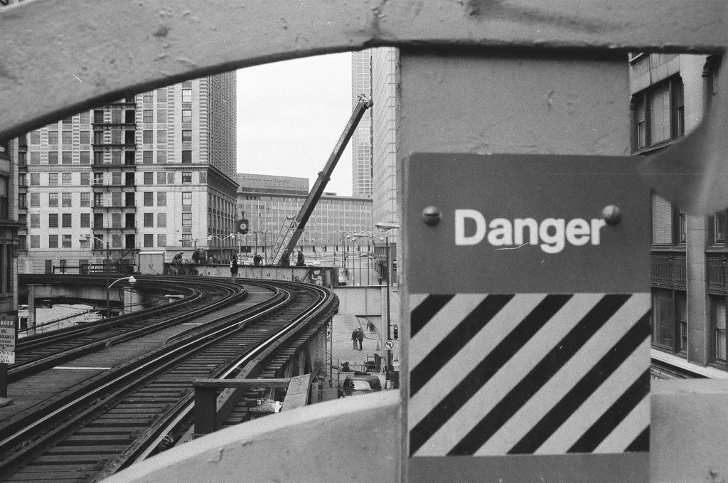 Construction work on steel wall by the El - Chicago Sun-Times