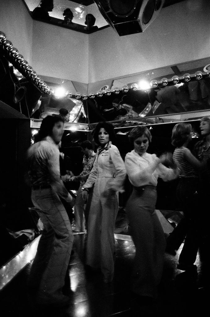 People dancing a Zorine's - Chicago Sun-Times