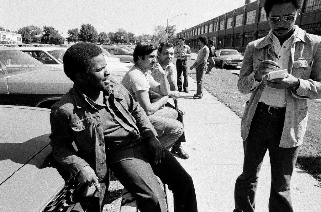 Workers at Zenith plant - Chicago Sun-Times