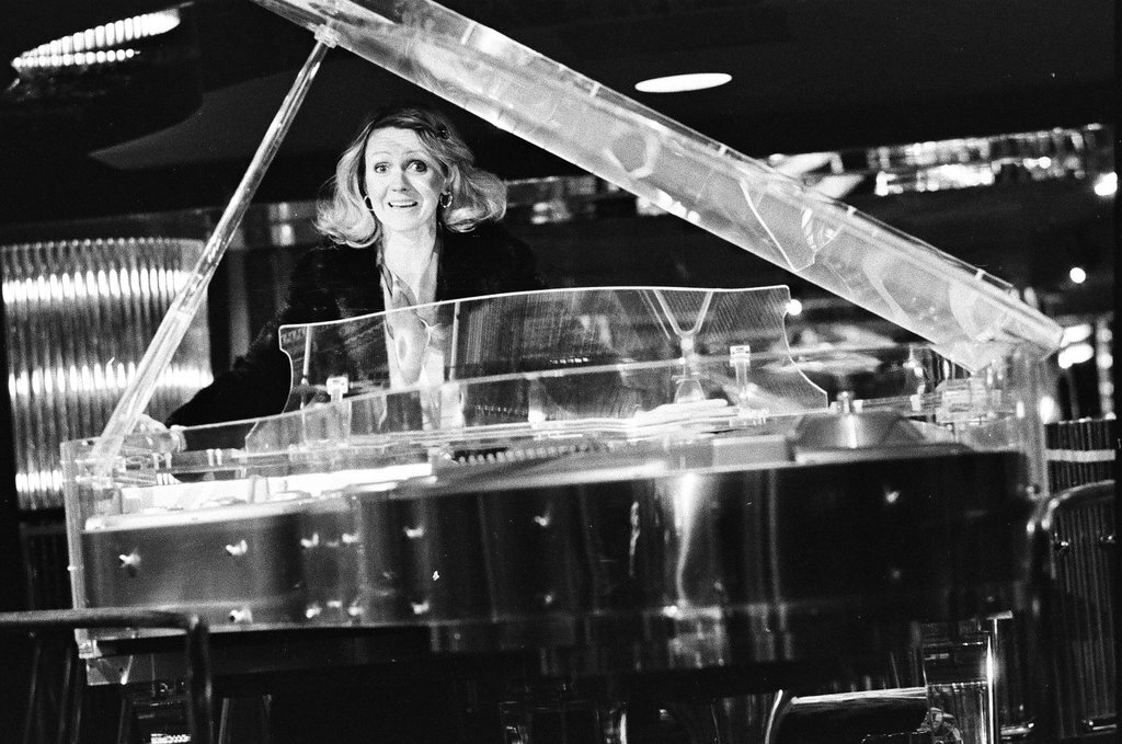 Interior features at Zorine's - Chicago Sun-Times