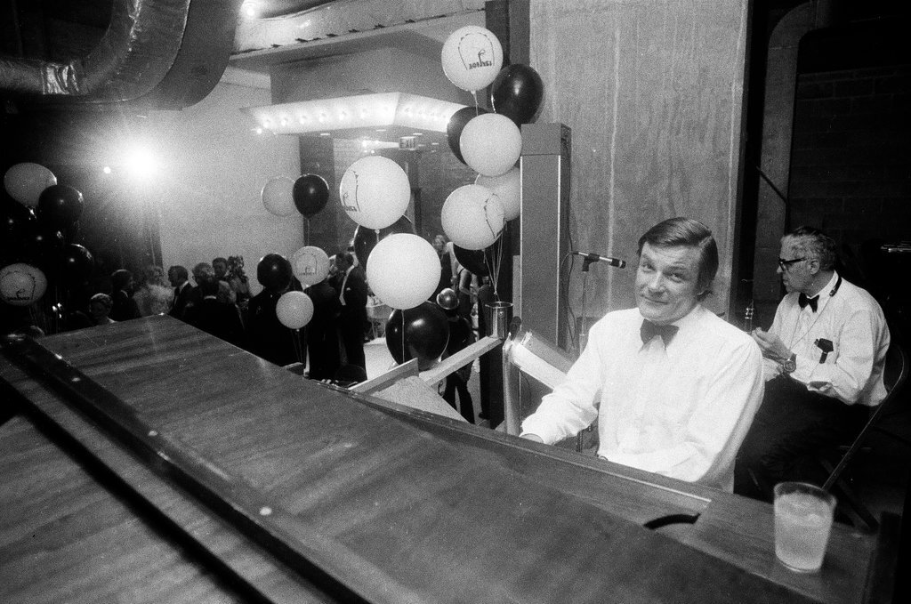 Live music and buffet at Zorine's - Chicago Sun-Times