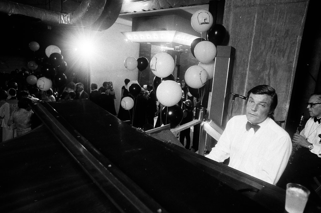 Live music and buffet at Zorine's - Chicago Sun-Times