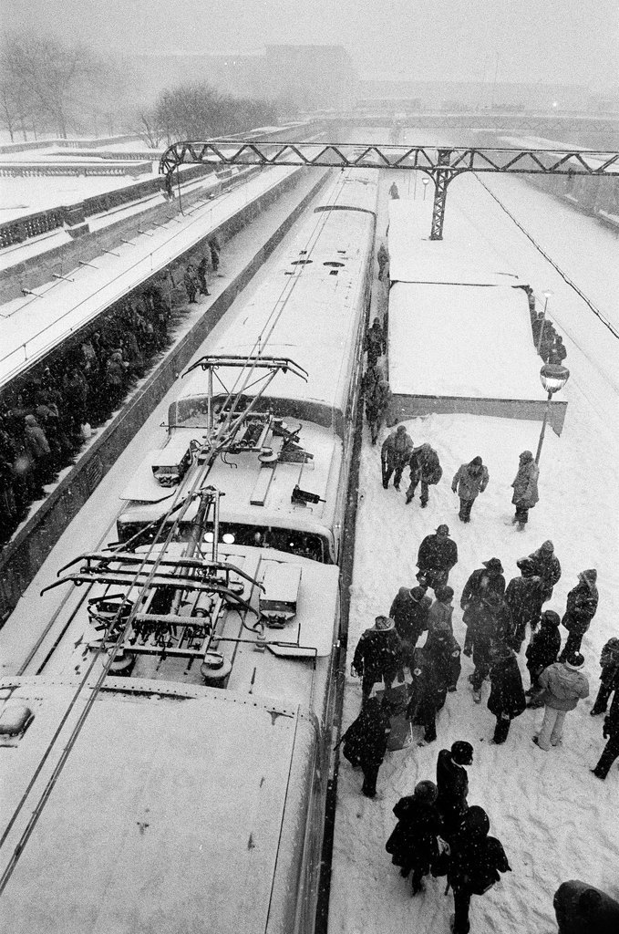 Injured people at the site of a commuter train accident - Chicago Sun-Times