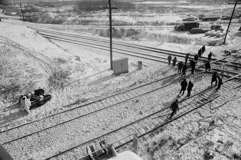 Tanker train car derailed under Stevenson Expressway - Chicago Sun-Times