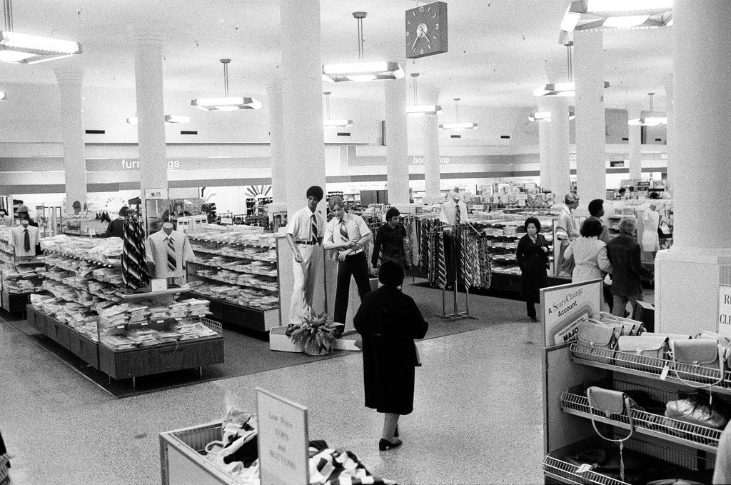 People shopping at remodeled Sears store - Chicago Sun-Times