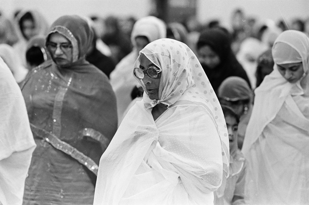 Muslims praying at McCormick Place - Kevin Horan for Chicago Sun-Times