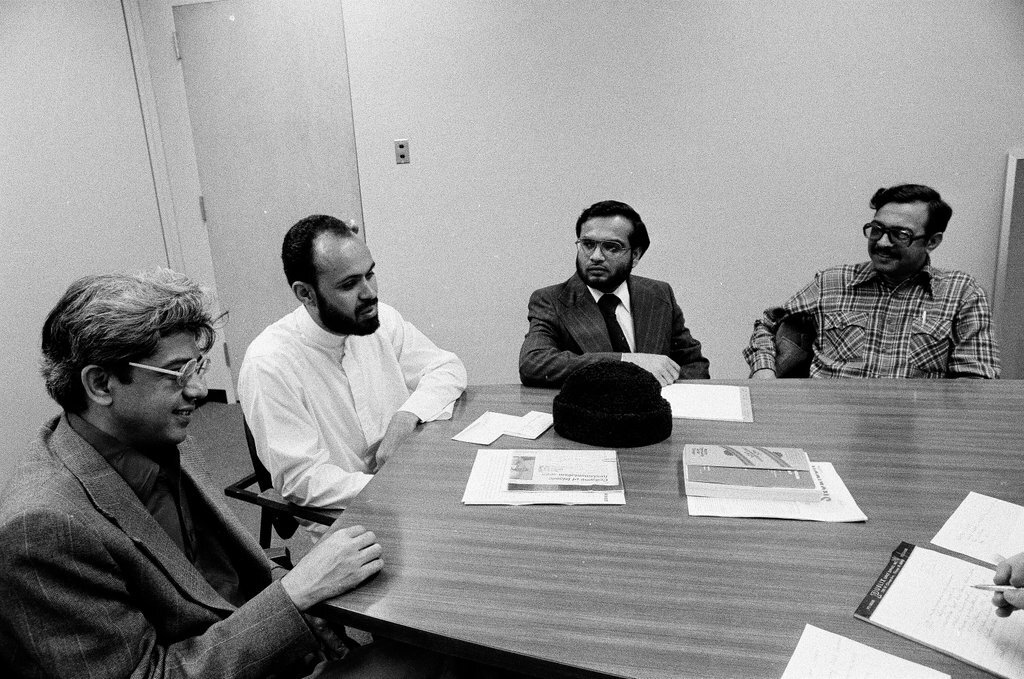 Chicago-area Muslims meet around a table - Chicago Sun-Times