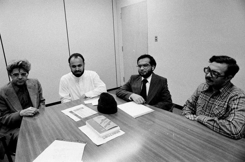 Chicago-area Muslims meet around a table - Chicago Sun-Times