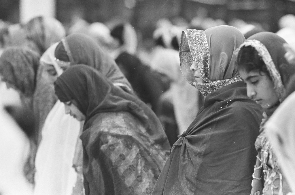 Muslims praying at McCormick Place - Kevin Horan for Chicago Sun-Times