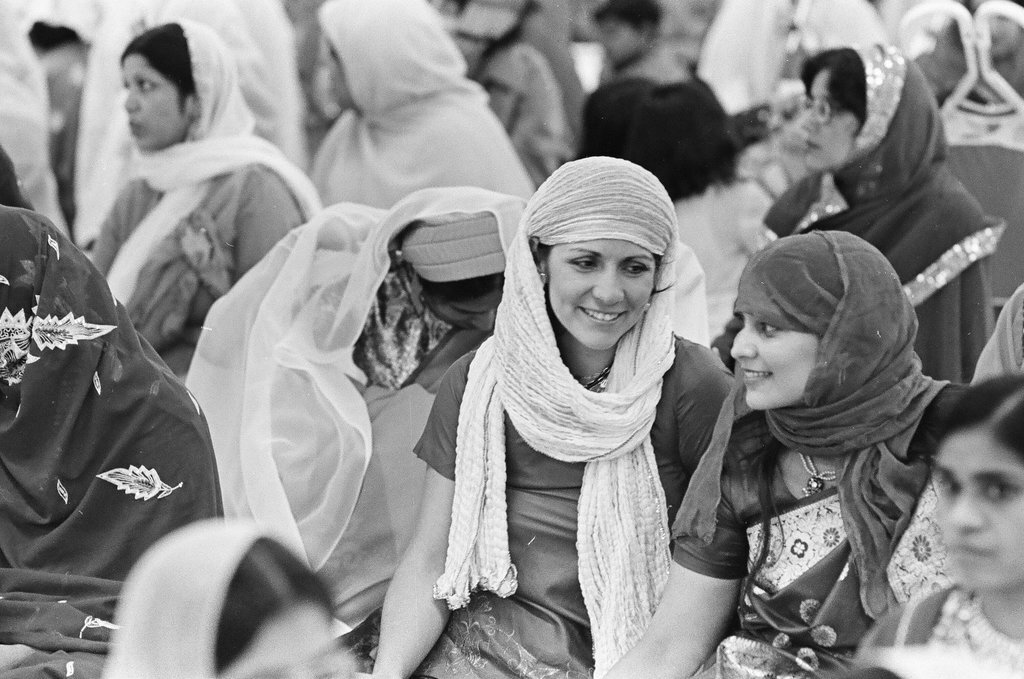 Muslims praying at McCormick Place - Kevin Horan for Chicago Sun-Times