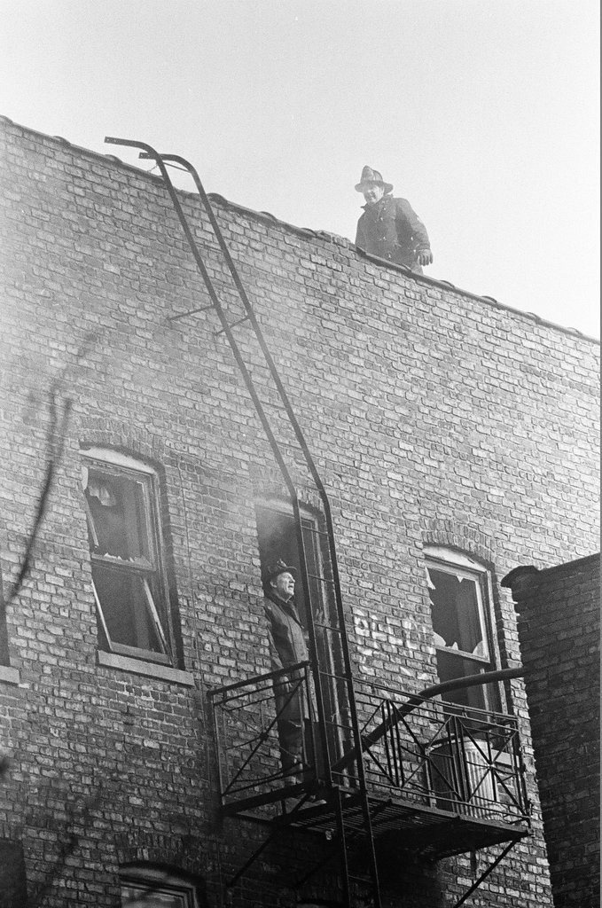 Firefighters at building on South Ellis - Chicago Sun-Times