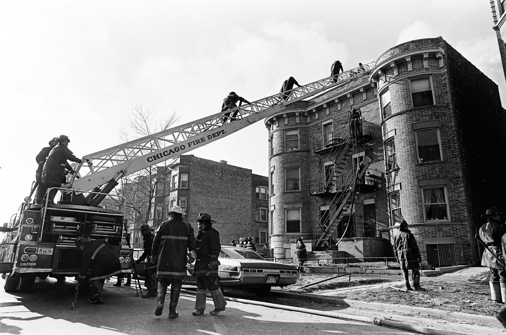 Firefighters at building on South Ellis - Chicago Sun-Times