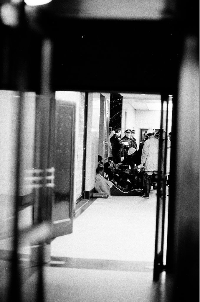 People evacuating from Board of Trade Building - Don Bierman for Chicago Sun-Times