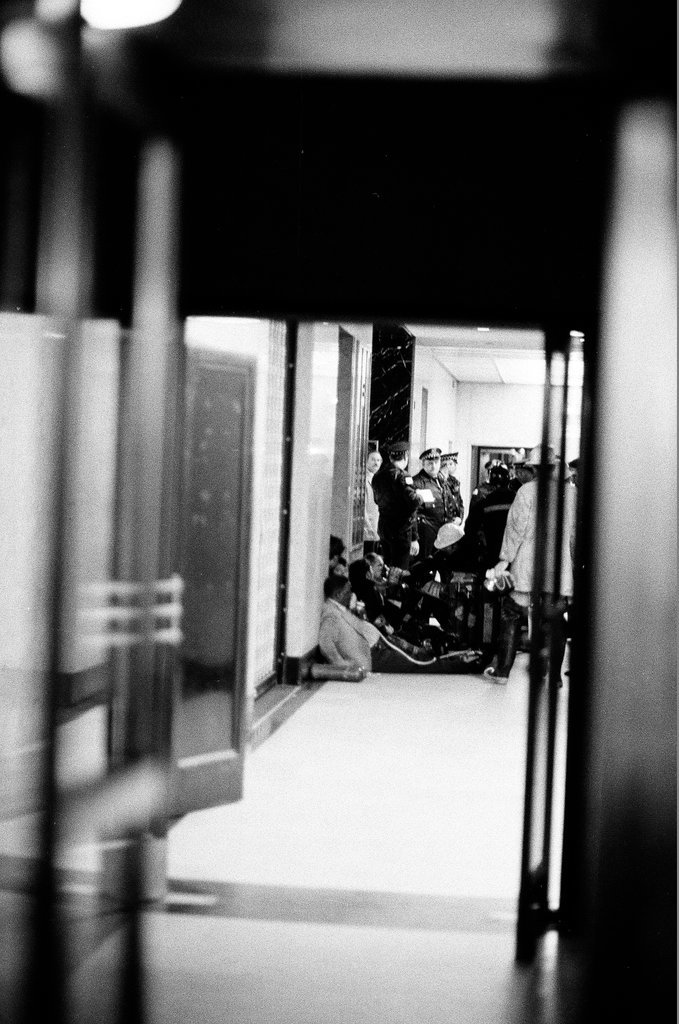 People evacuating from Board of Trade Building - Don Bierman for Chicago Sun-Times