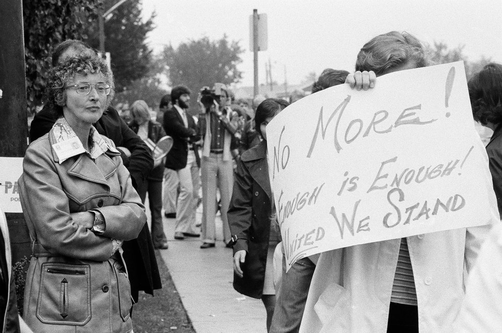 Clergymen attend anti-busing rally - Gene Pesek for Chicago Sun-Times