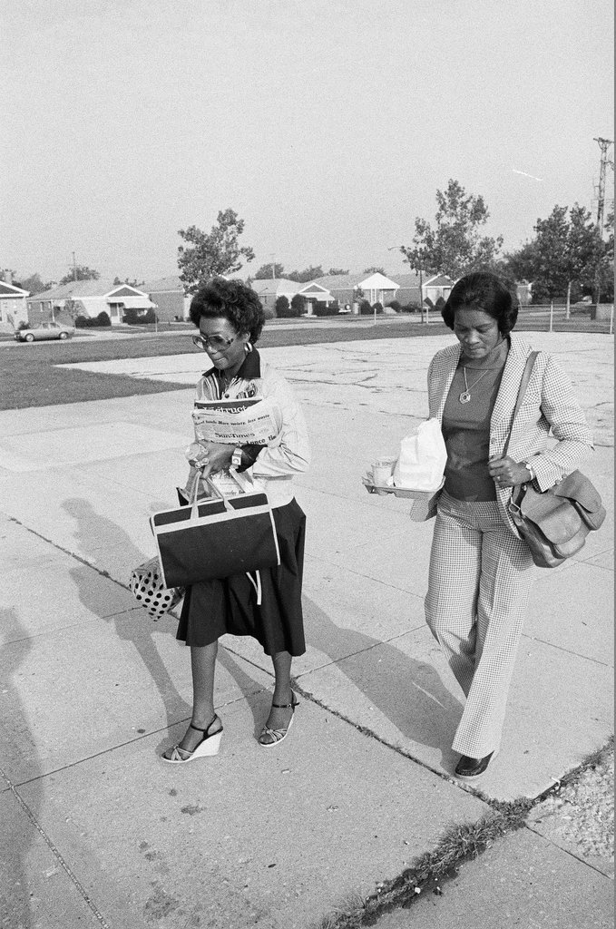 Busing supporters and students bused in at John Hancock School - John Tweedle for Chicago Sun-Times