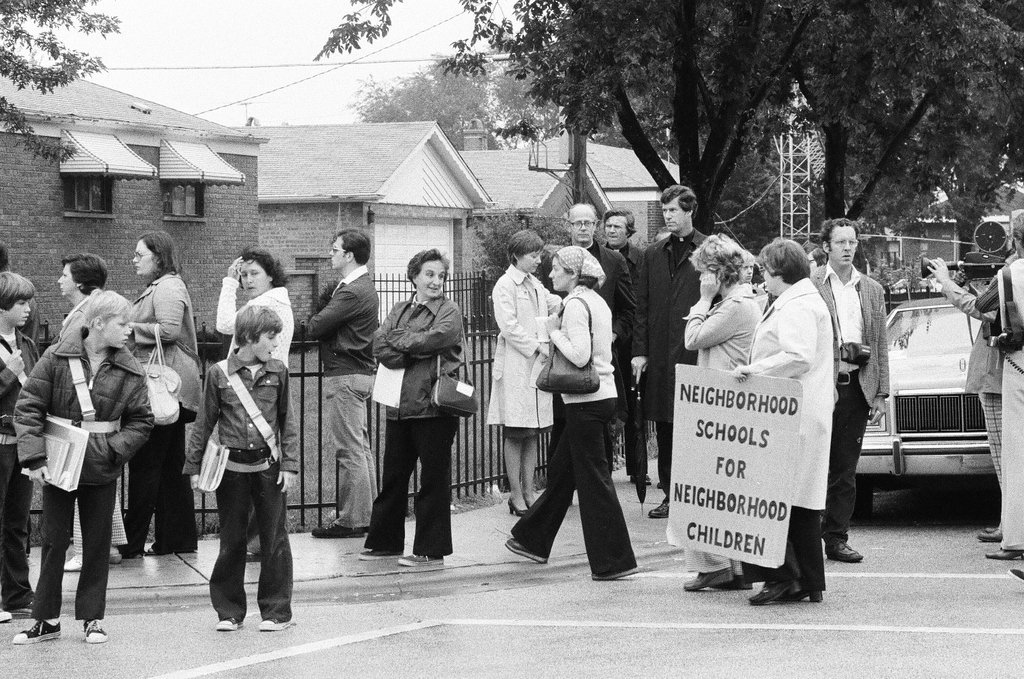 Clergymen attend anti-busing rally - Gene Pesek for Chicago Sun-Times