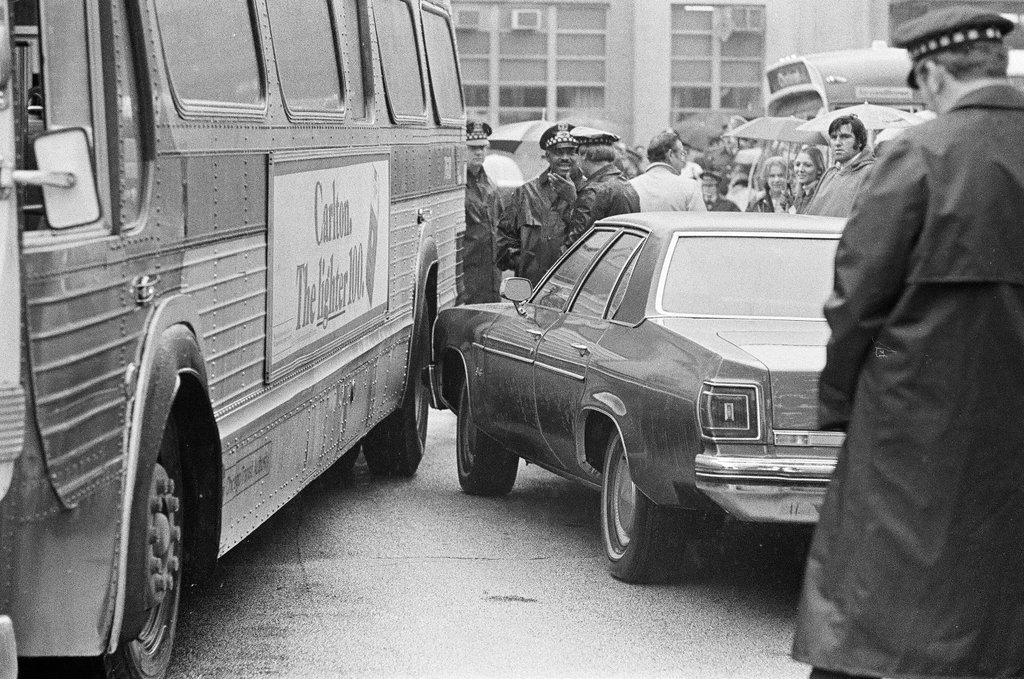 People protest busing in the rain at Stevenson Elementary - Edmund Jarecki for Chicago Sun-Times