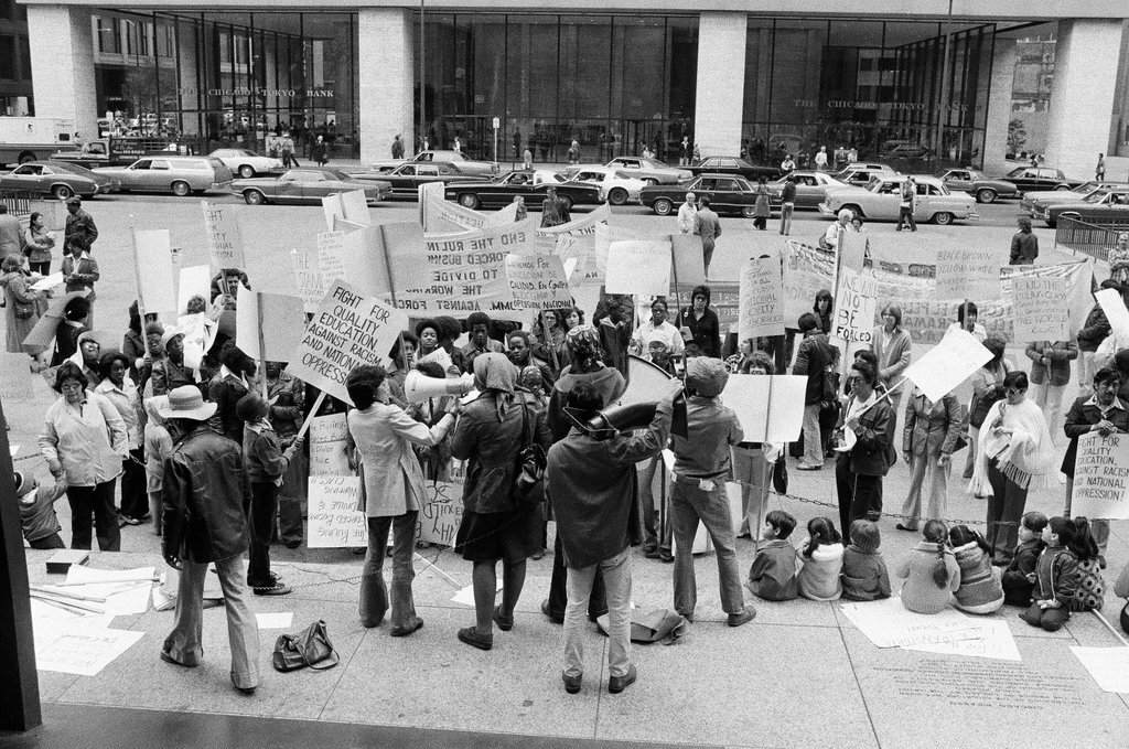 Anti-busing demonstration at Daley Center - Larry Graff for Chicago Sun-Times