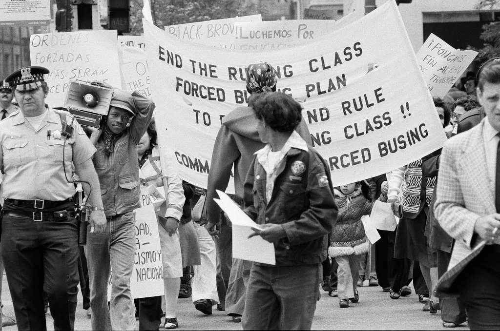 Anti-busing demonstration at Daley Center - Larry Graff for Chicago Sun-Times