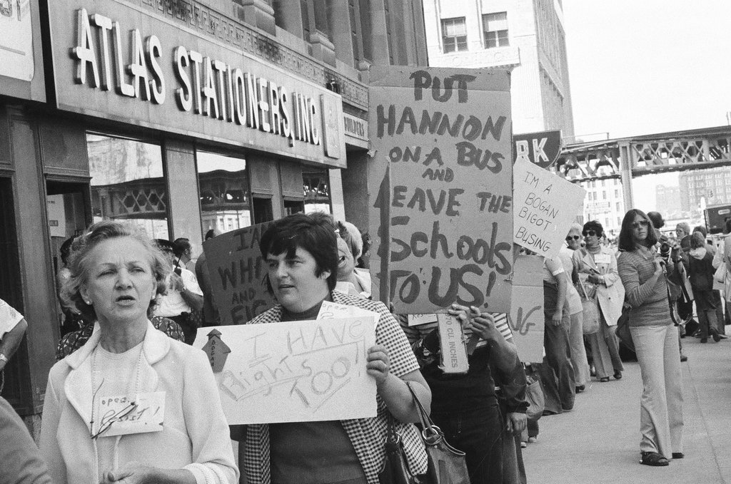 Anti-busing protesters at the Board of Education and in the Loop - Gene Pesek for Chicago Sun-Times