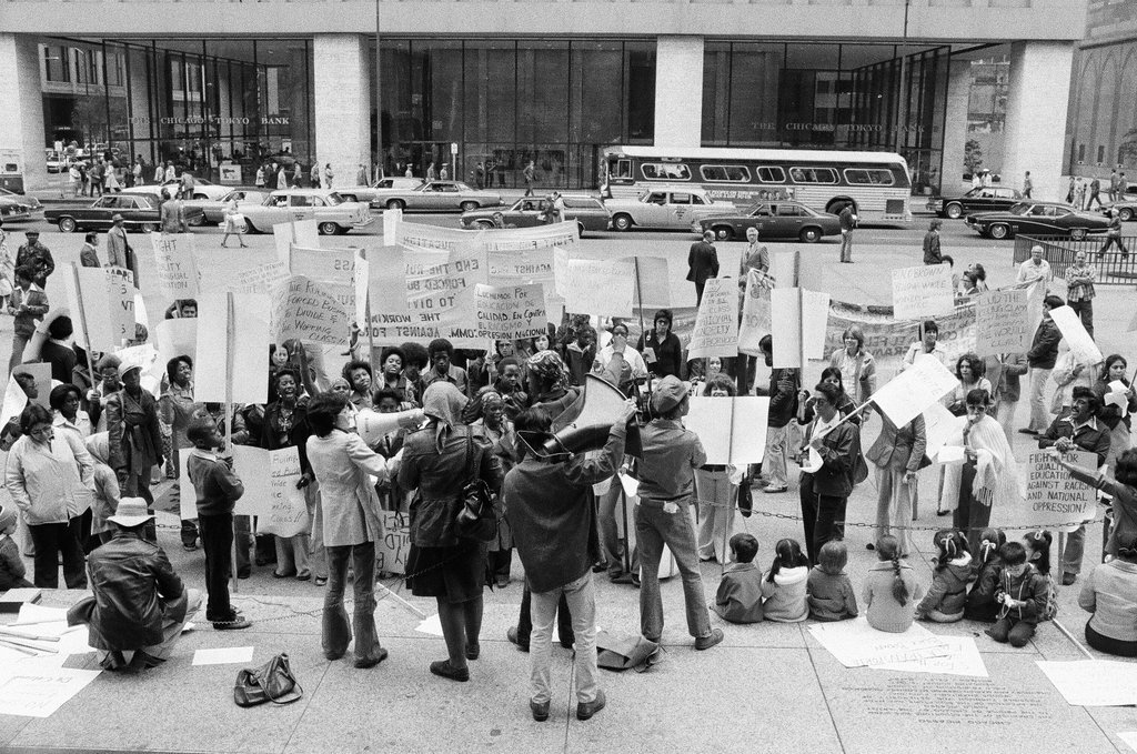 Anti-busing demonstration at Daley Center - Larry Graff for Chicago Sun-Times