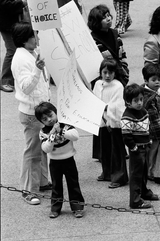 Anti-busing demonstration at Daley Center - Larry Graff for Chicago Sun-Times