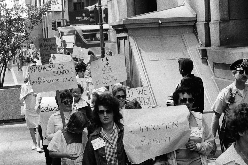 Anti-busing protesters at the Board of Education and in the Loop - Gene Pesek for Chicago Sun-Times