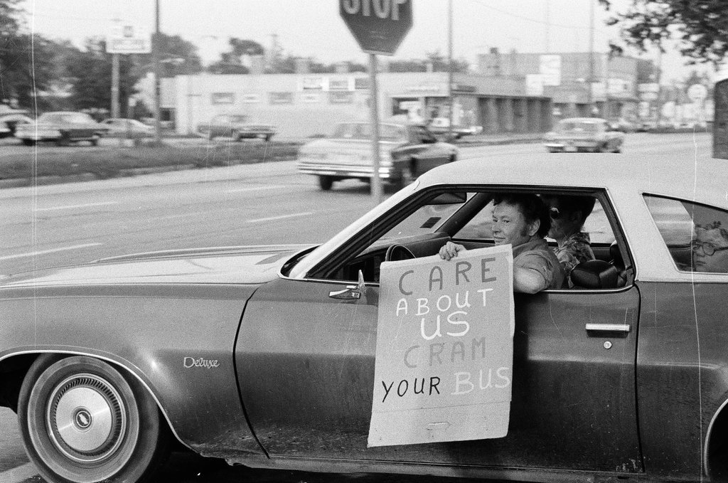 Cars leave Bogan High School boycotting class - Jack Lenahan for Chicago Sun-Times