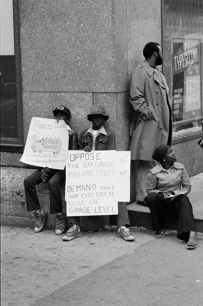 Anti-busing demonstration at Daley Center - Larry Graff for Chicago Sun-Times