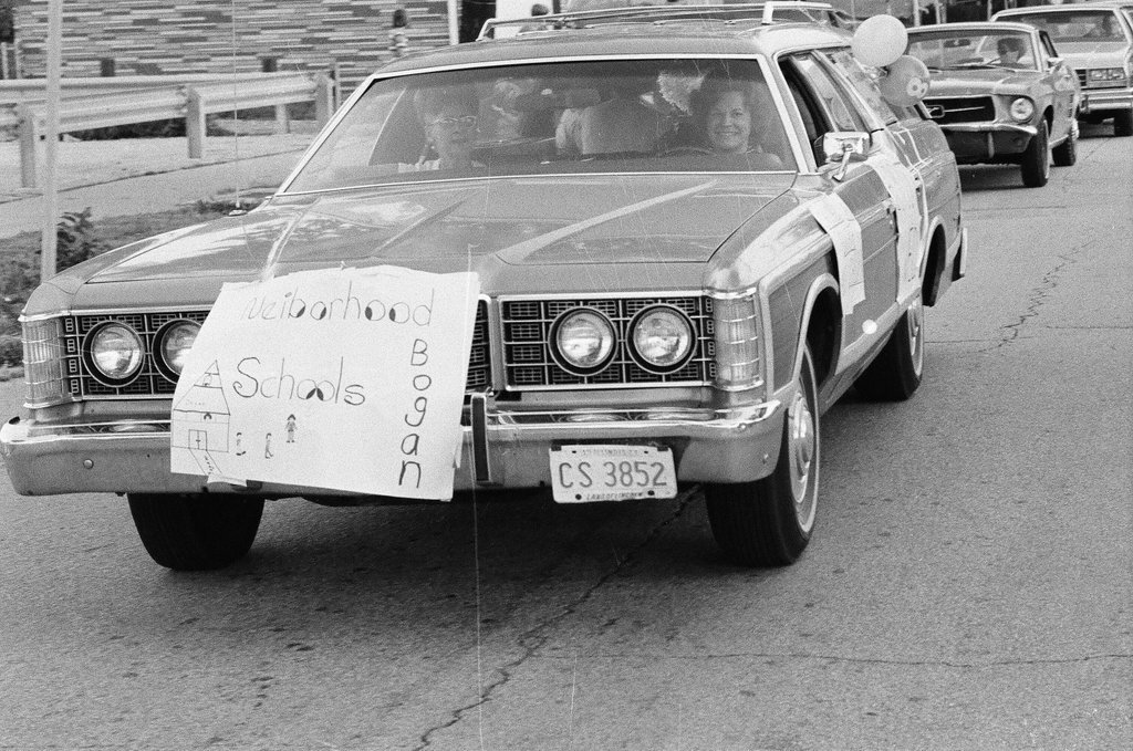 Cars leave Bogan High School boycotting class - Jack Lenahan for Chicago Sun-Times