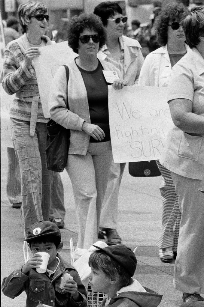 Anti-busing protesters at the Board of Education and in the Loop - Gene Pesek for Chicago Sun-Times