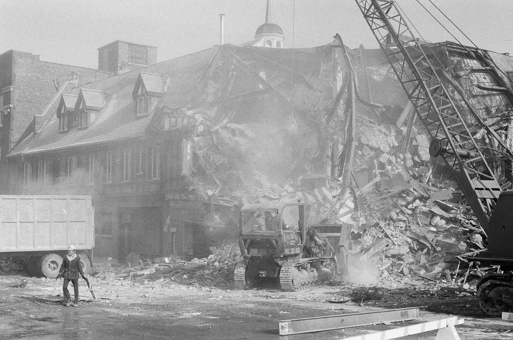 Stock Yard Inn demolition - Charles Krejcsi for Chicago Sun-Times