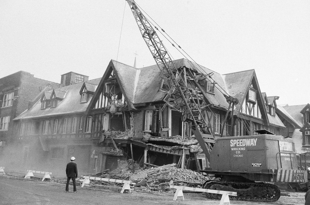 Stock Yard Inn being demolished - James DePree for Chicago Sun-Times