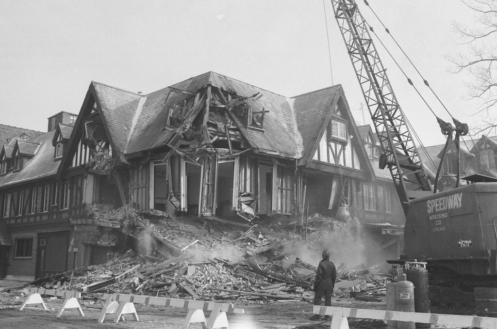 Stock Yard Inn being demolished - James DePree for Chicago Sun-Times
