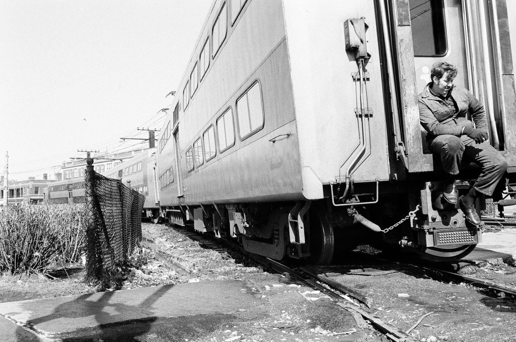 Illinois Central train derailed - Gene Pesek for Chicago Sun-Times