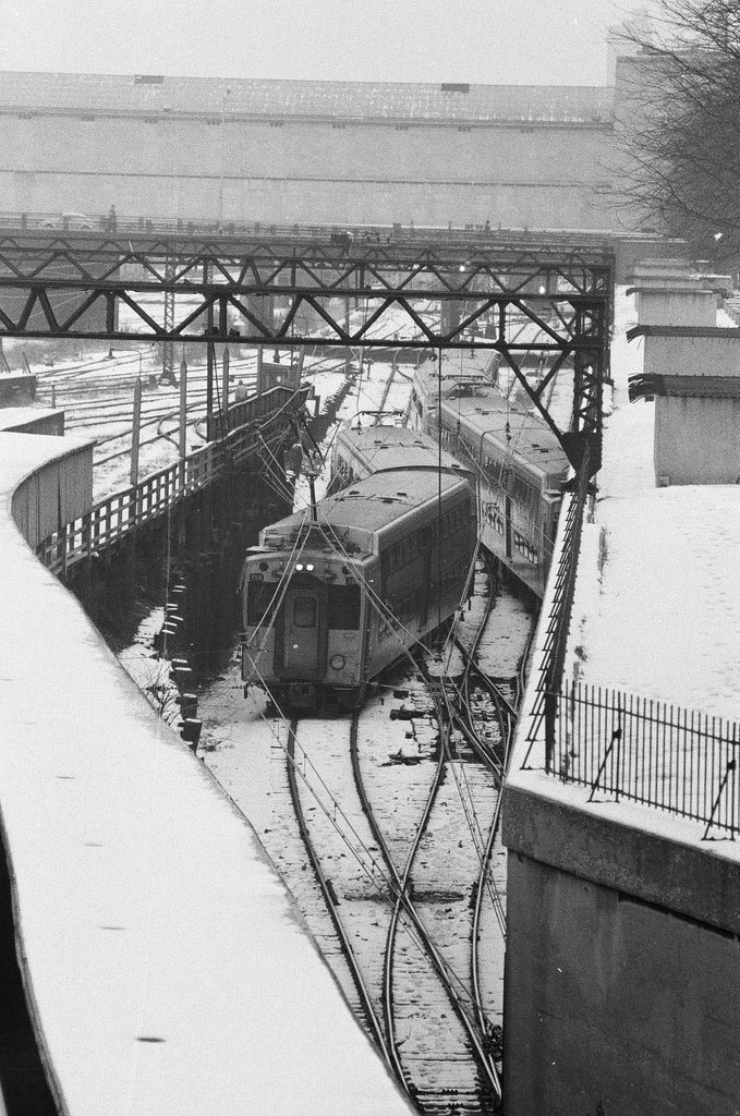 Derailed Illinois Central train at Randolph Street station - Bob Fila for Chicago Sun-Times