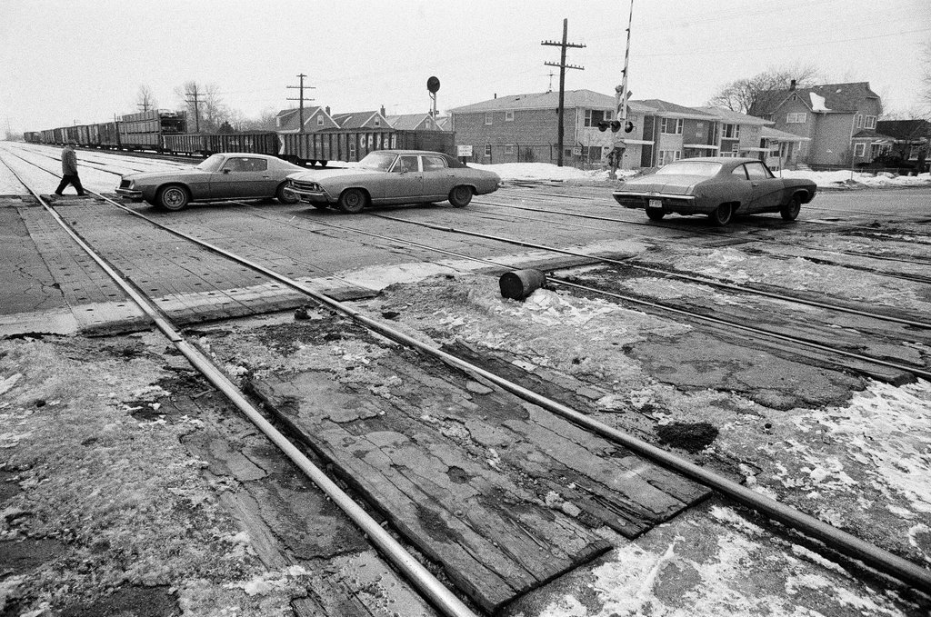 Long railroad crossing on southwest side - Richard Derk for Chicago Sun-Times