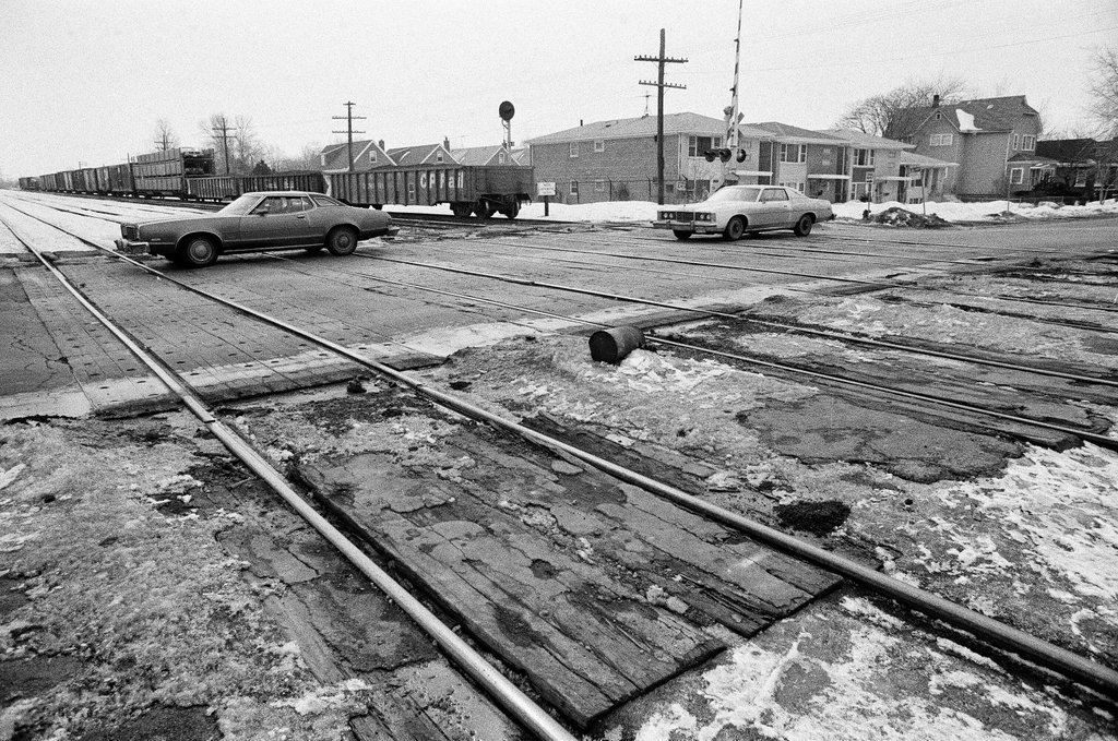 Long railroad crossing on southwest side - Richard Derk for Chicago Sun-Times
