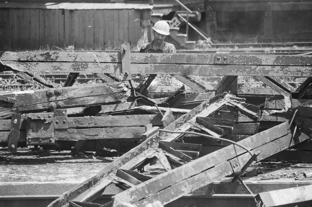 Dearborn train shed demolition - Randy B. Leffingwell for Chicago Sun-Times
