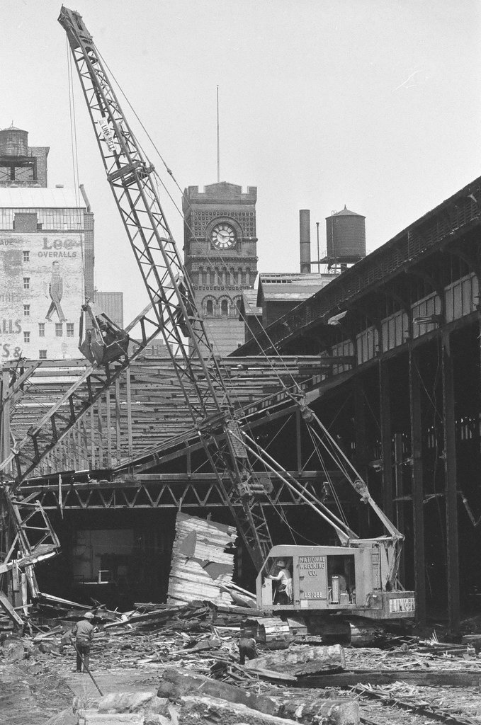 Dearborn train shed demolition - Randy B. Leffingwell for Chicago Sun-Times