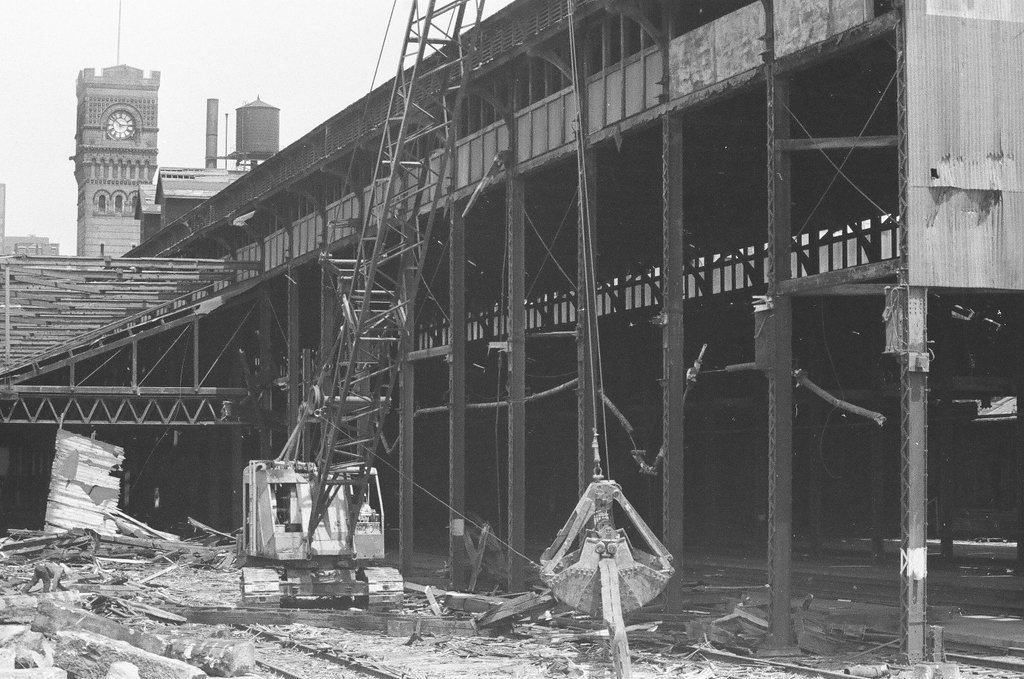 Dearborn train shed demolition - Randy B. Leffingwell for Chicago Sun-Times